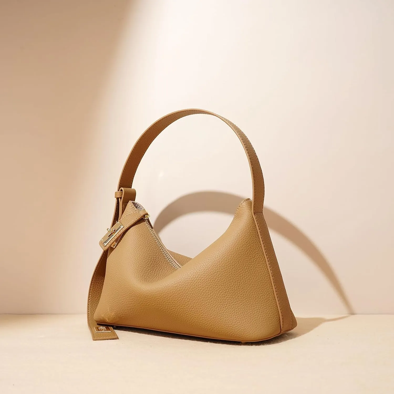 Women's Togo Cowhide Handbag Shoulder Bag Underarm Leather Pillow Bag Zipper Chic Stylish Versatile Elegant Luxury
